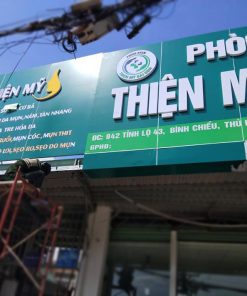 lap dung bang alu cho tiem thuoc