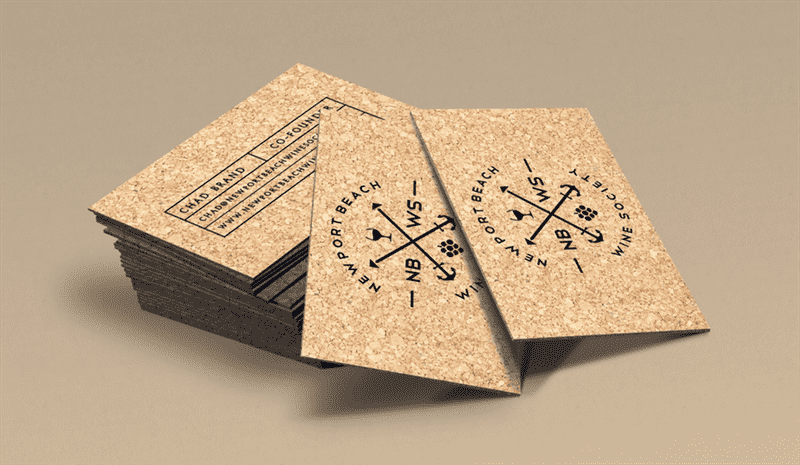Ví dụ về xu hướng danh thiếp năm 2020: danh thiếp nút chai có kết cấu