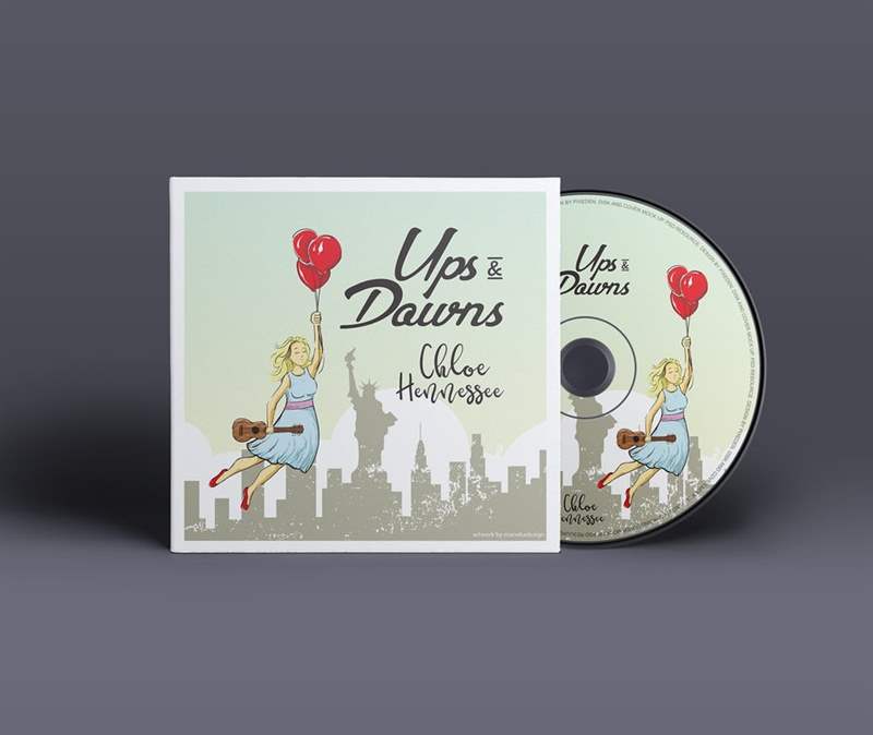 bay lơ lửng với bóng bay và cây đàn guitar