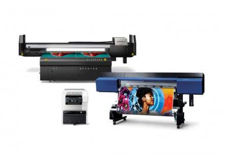 Roland DGA sẽ giới thiệu máy in / máy cắt khổ rộng TrueVIS VG2-640;  máy in UV phẳng khối lượng lớn IU-1000F;  và máy in trực tiếp trên quần áo VersaSTUDIO BT-12, trong chương trình PRINTING United Digital Experience 2020.