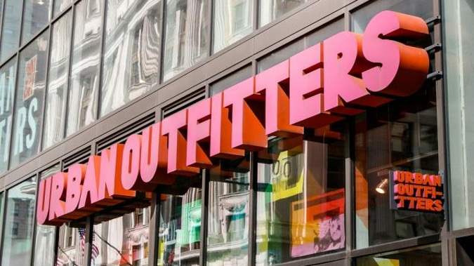 Thanh pho Outfitters URBN Doanh so ban hang quy 4