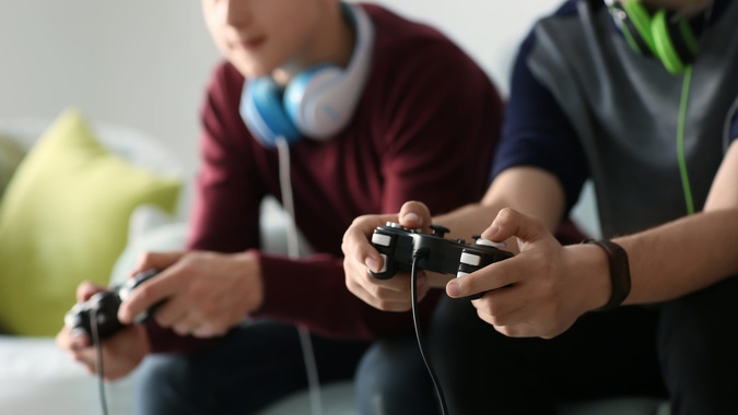 Skillz vs. Playtika: Cổ phiếu trò chơi di động nào nên mua hơn vào năm 2022? 1 Skillz vs Playtika Co phieu tro choi di dong nao