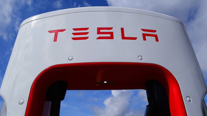 Tesla co the bat dau san xuat o Duc theo