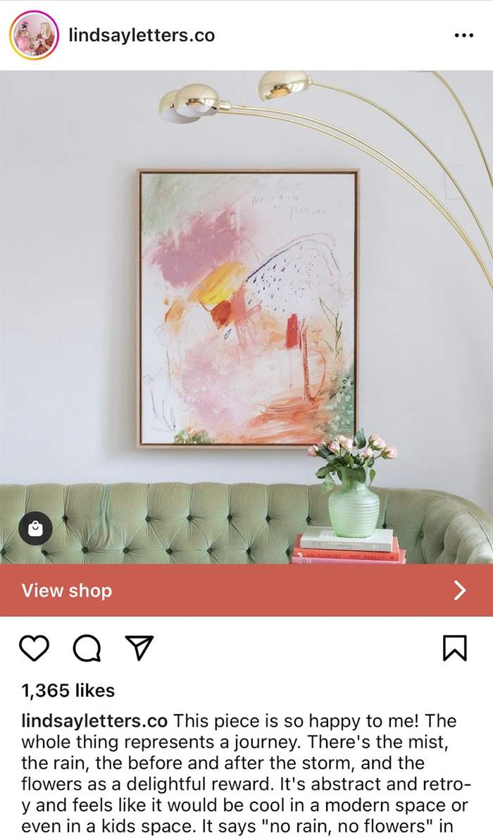 ảnh chụp màn hình từ tài khoản Instagram của những bức thư Lindsay cho thấy một tác phẩm nghệ thuật gốc được dàn dựng trong một căn phòng hiện đại giữa thế kỷ nguyên