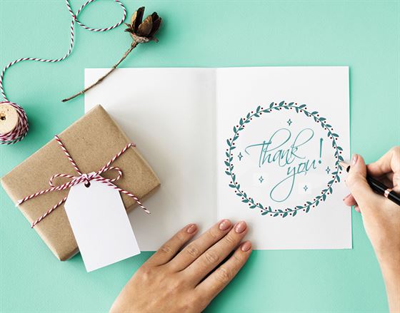 làm thế nào để bật thẻ cảm ơn