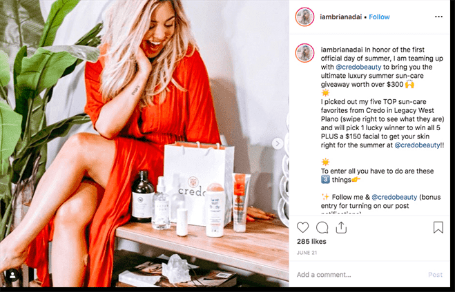 Credo Beauty hợp tác với Briana Dai để quảng cáo tặng phẩm chăm sóc da mặt trên Instagram.