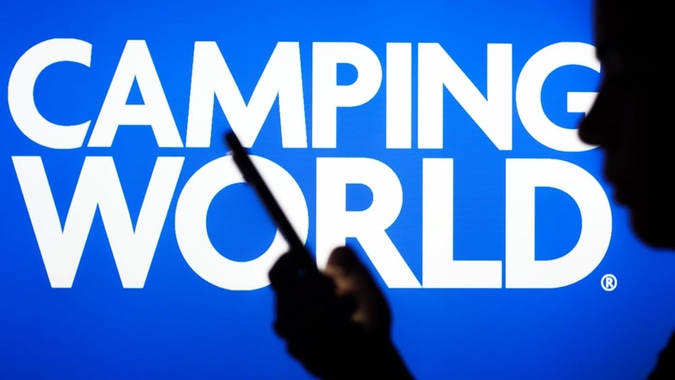 Tai sao Camping World tang 9 trong tuan dau tien