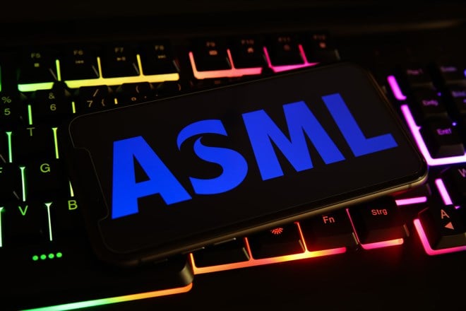 ASML nhận thấy nhu cầu về chip tăng trong năm nay, tăng doanh số bán hàng